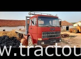 À vendre Camion plateau sans ridelles Fiat Iveco 130 complet