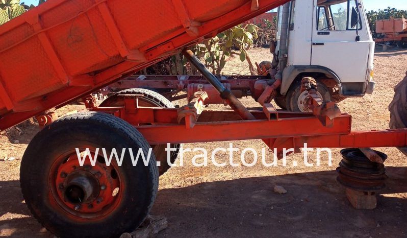 À vendre Semi remorque agricole citerne 5000 Litres et benne 5 tonnes avec carte grise complet