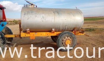 À vendre Semi remorque agricole citerne 5000 Litres et benne 5 tonnes avec carte grise complet