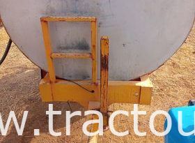 À vendre Semi remorque agricole citerne 5000 Litres et benne 5 tonnes avec carte grise complet