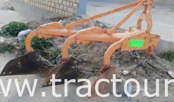 À vendre Charrue à 3 socs MIG-Huard complet