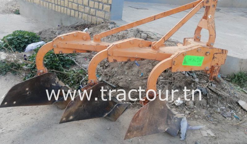 À vendre Charrue à 3 socs MIG-Huard complet
