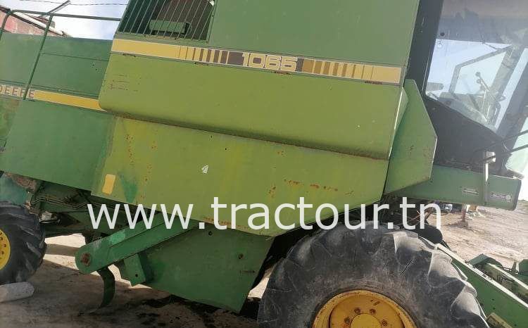À vendre Moissonneuse batteuse à trémie et vis John Deere 1065 complet