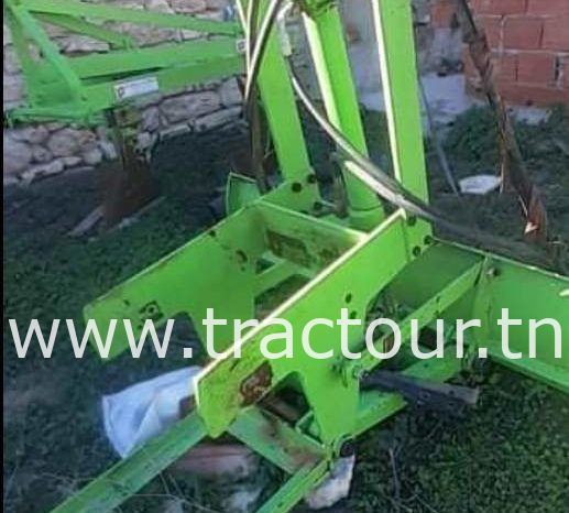 À vendre Lame niveleuse à l’avant du tracteur complet