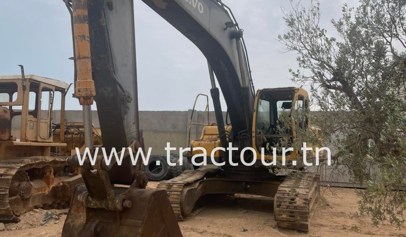 À vendre Pelle sur chenilles avec brise-roche et godet Volvo EC 290B LC – 29 tonnes complet