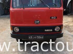 À vendre Camion plateau avec double ridelle OM 40 complet