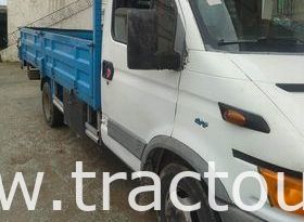 À vendre Camion plateau avec ridelles Iveco Daily 35c11 complet