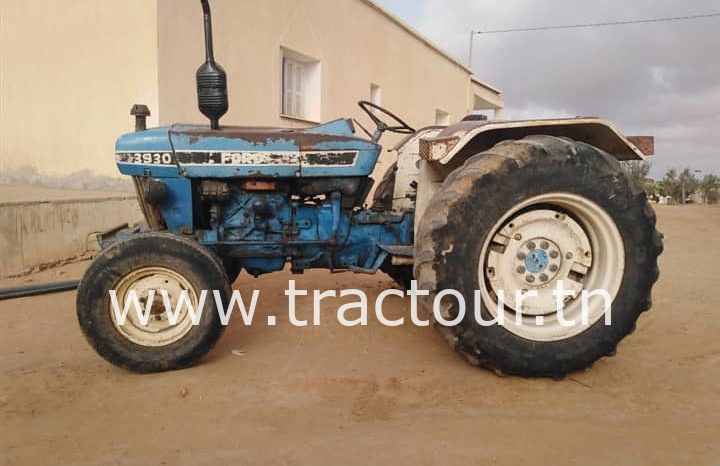 À vendre Tracteur Ford 3930 complet