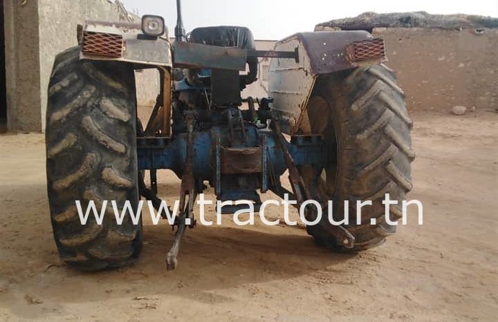 À vendre Tracteur Ford 3930 complet
