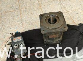 À vendre Pompe hydraulique tractopelle Terex 860 complet