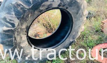 À vendre 2 Pneus agricoles 18.4-30 complet