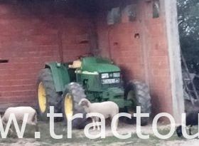 À vendre Tracteur John Deere 5705 (2008) complet