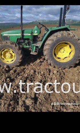 À vendre Tracteur John Deere 5705 (2008) complet
