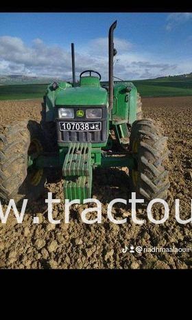 À vendre Tracteur John Deere 5705 (2008) complet