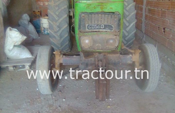 À vendre Tracteur Deutz M 70 07 avec pulvérisateur et remorque plateau complet