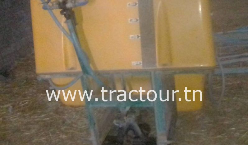 À vendre Tracteur Deutz M 70 07 avec pulvérisateur et remorque plateau complet