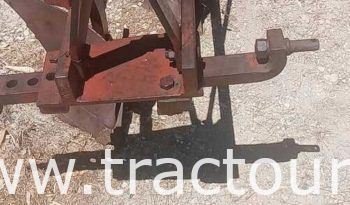 À vendre Charrue à 3 socs complet