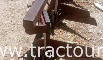 À vendre Charrue à 3 socs complet