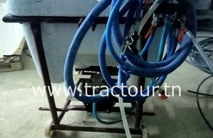 À vendre Pulvérisateur porté 300 litres complet