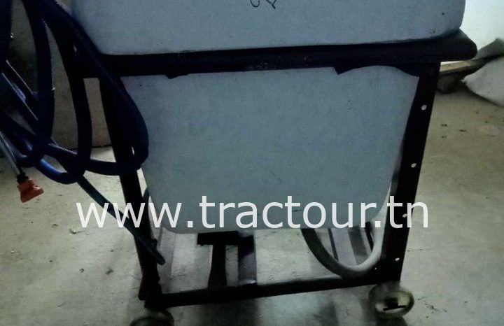 À vendre Pulvérisateur porté 300 litres complet