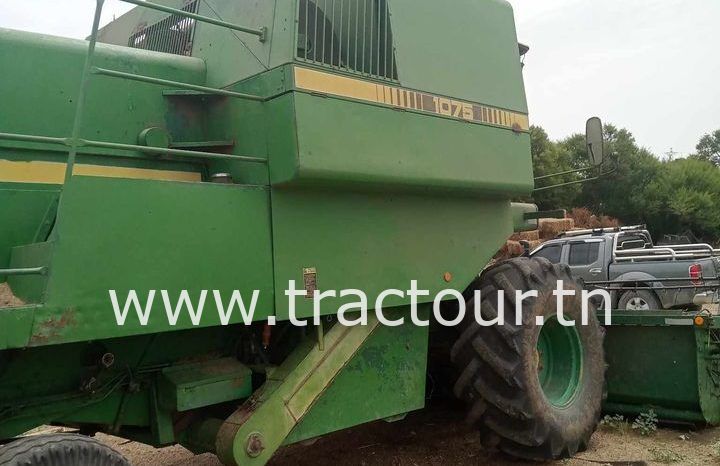À vendre Moissonneuse batteuse à trémie et vis John Deere 1075 complet