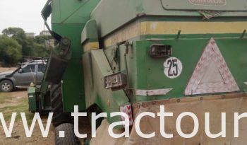 À vendre Moissonneuse batteuse à trémie et vis John Deere 1075 complet