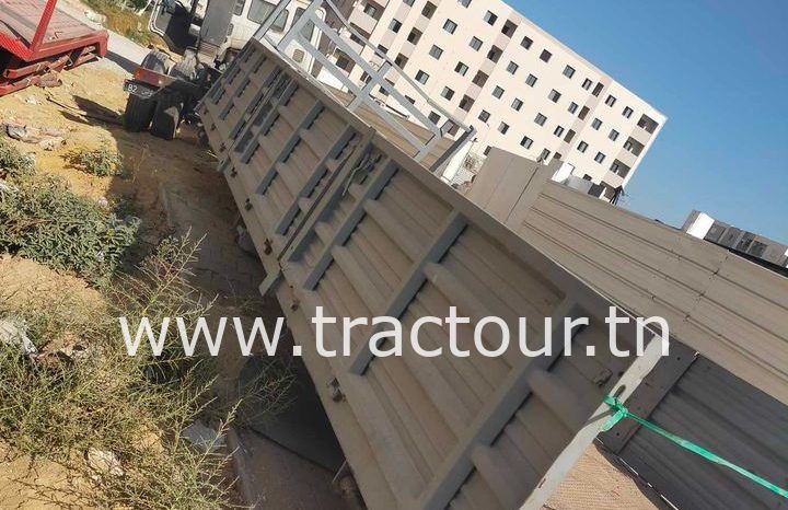 À vendre Plateau avec ridelles pour camion Iveco Eurocargo 150 complet