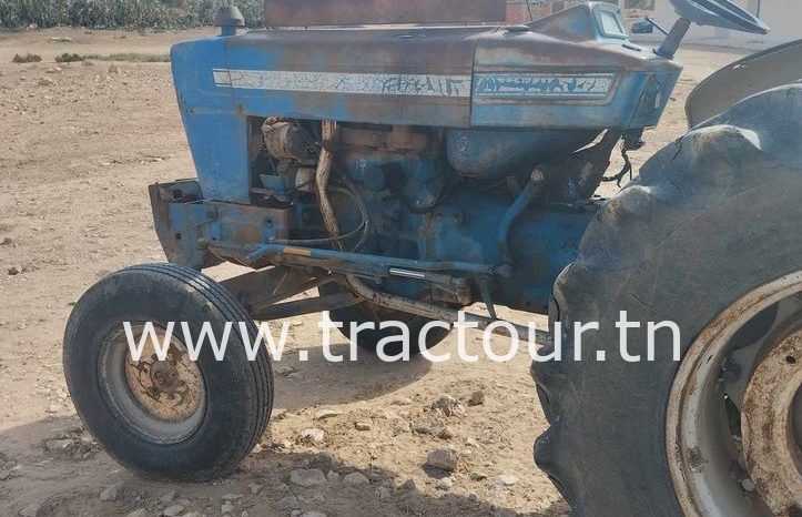 À vendre Tracteur Ford 5000 sans carte grise complet