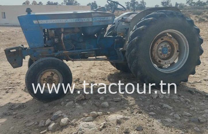 À vendre Tracteur Ford 5000 sans carte grise complet