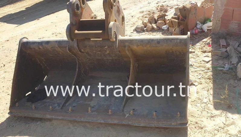 À vendre Godet pelleteuse 2 mètres complet