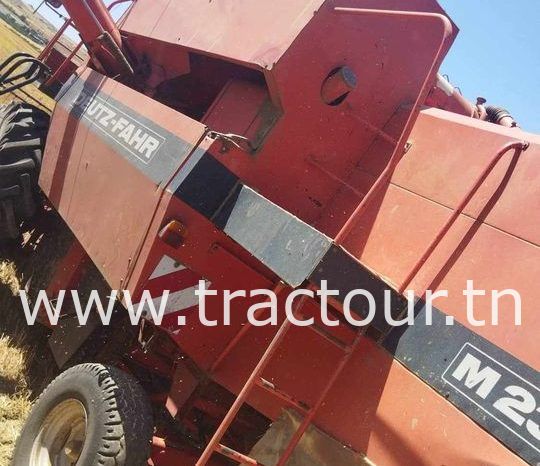 À vendre Moissonneuse batteuse à trémie et vis Deutz-Fahr M 2385 complet