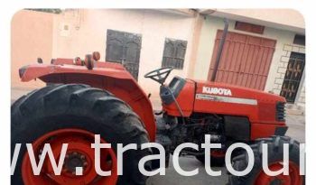 À vendre Tracteur Kubota M8200 complet