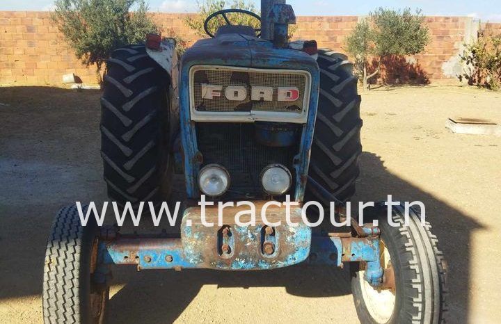 À vendre Tracteur Ford 5000 avec carte grise complet