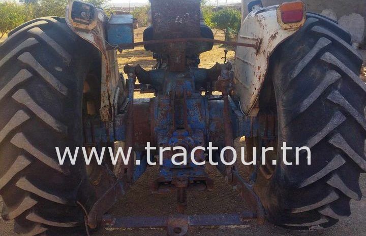 À vendre Tracteur Ford 5000 avec carte grise complet