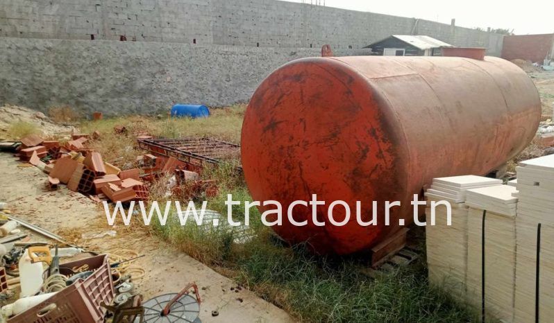 À vendre citerne 8000 litres – longueur 4 mètres complet
