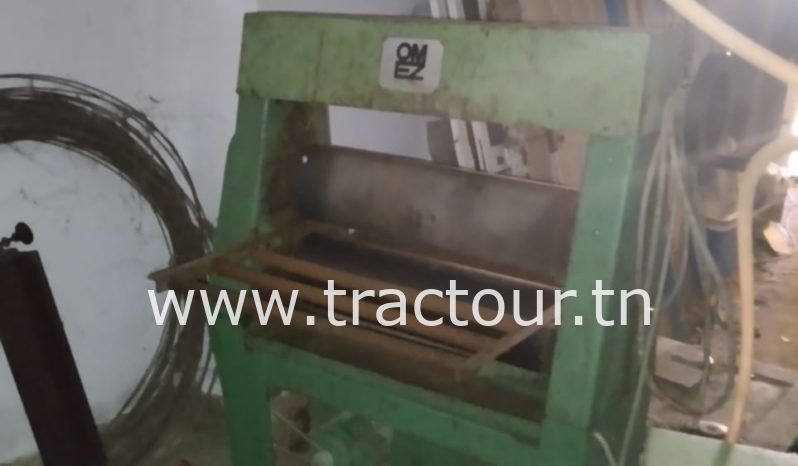 A vendre machine industrielle pour fabrication du meubles stratifié et bois massif complet