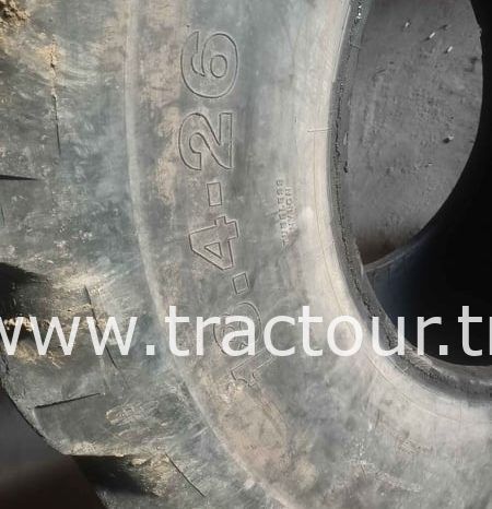 À vendre 2 pneus tractopelle 18.4 – 26 complet