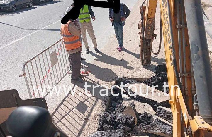 À louer Tractopelle Mahindra SX complet