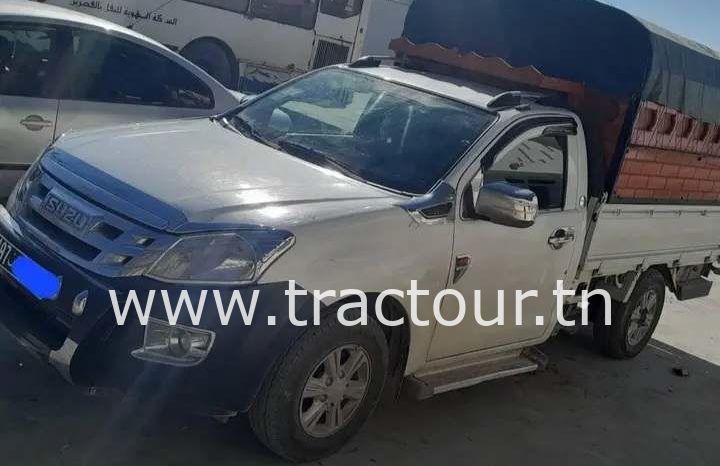 À vendre Camionnette 2 portes avec benne Isuzu D-Max 2.5 TD complet
