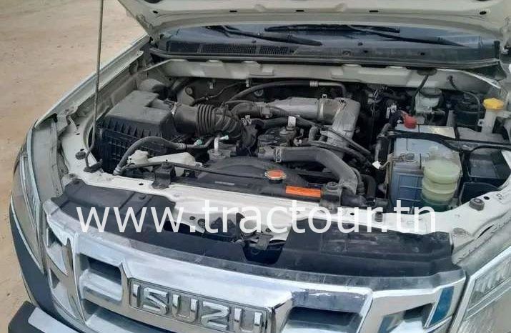 À vendre Camionnette 2 portes avec benne Isuzu D-Max 2.5 TD complet