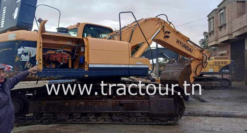 À vendre Pelle sur chenilles avec godet Hyundai Robex 300 LC-9S (2016) complet