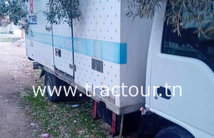 À vendre Camion fourgon frigorifique Isuzu NKR (2008) complet
