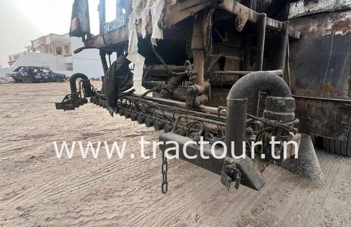 À vendre Camion Iveco avec répandeuse à bitume Rincheval complet