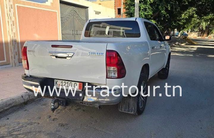 À vendre Pick-up 4×4 avec benne Toyota Hilux Rivo complet