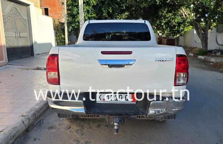 À vendre Pick-up 4×4 avec benne Toyota Hilux Rivo complet