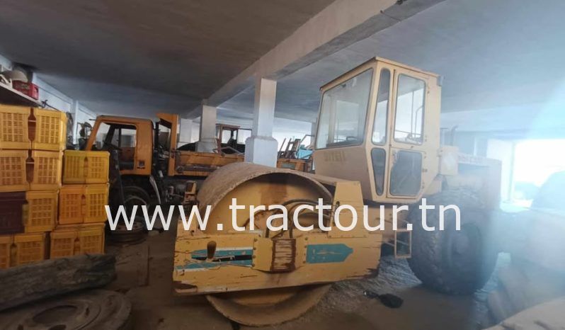 À vendre Rouleau compacteur monocylindre Bitelli – 9 tonnes complet