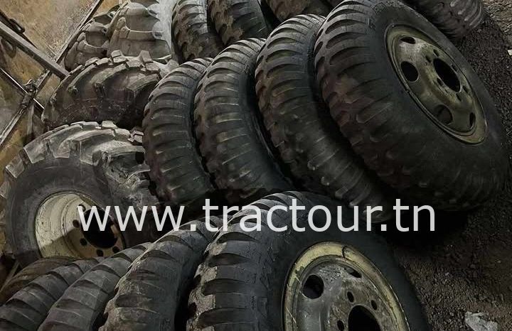 À vendre Roues complètes 900-20 complet